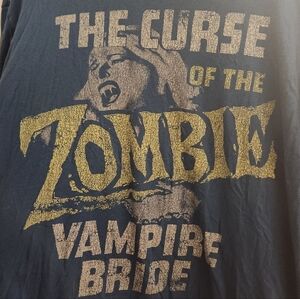 Mens Large The Curse Of The Zombie Vampire Bride T Shirt